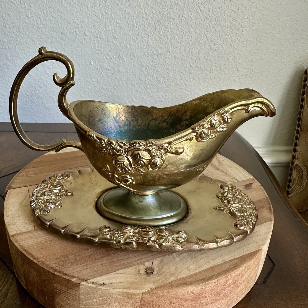 Vintage Royal Doulton Old Country Roses Gold Plated Gravy‎ Boat w Tray Signed